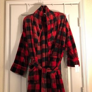 Women’s Buffalo Plaid Bathrobe. NWT